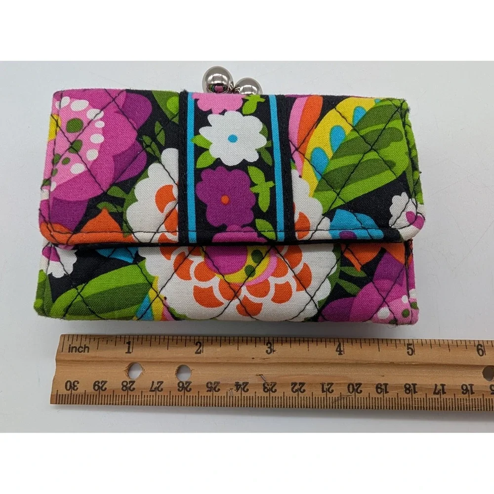 Vera Bradley Rhythm and Blues Quilted Cotton Trifold Kisslock Wallet Floral